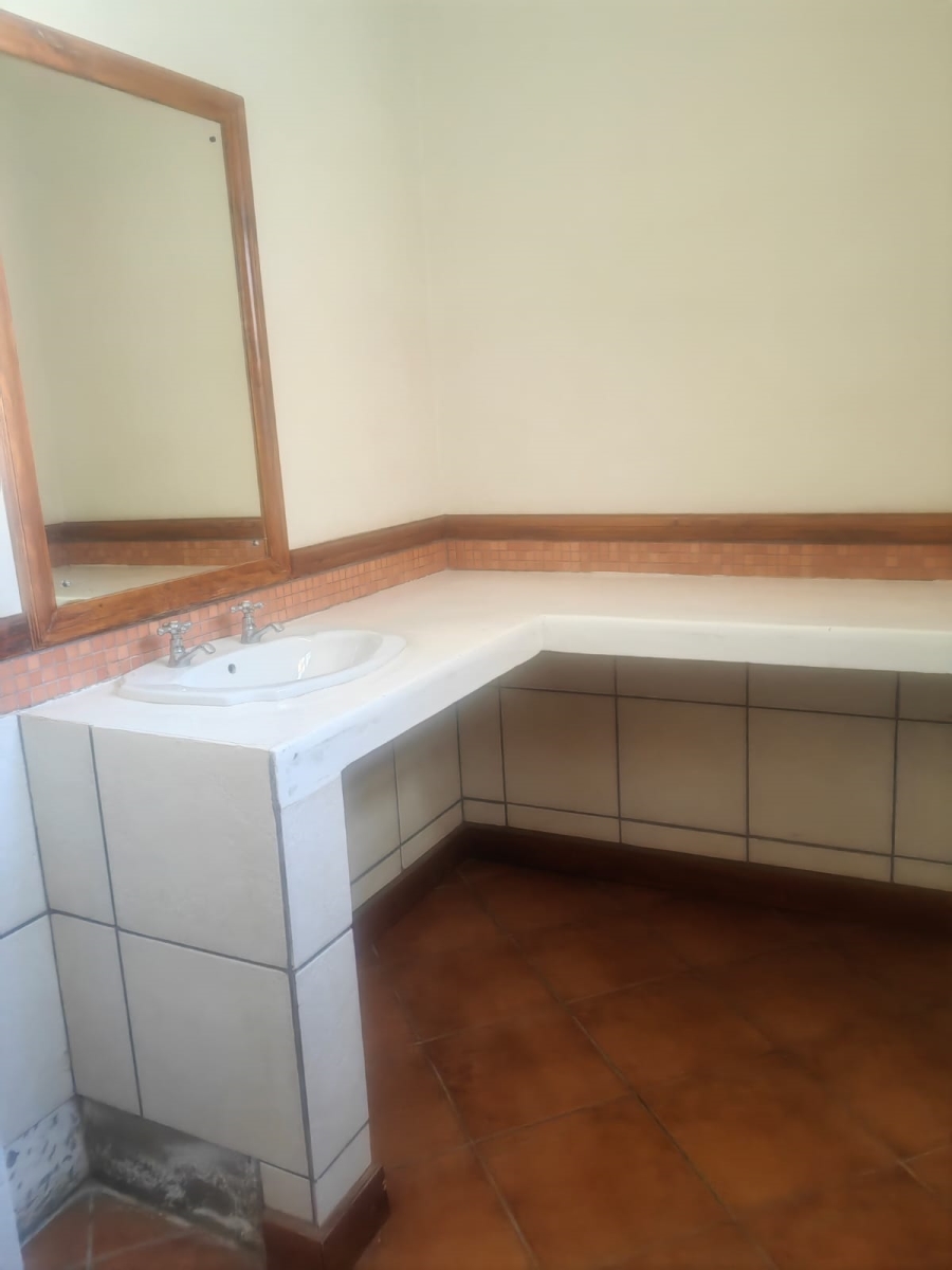 13 Bedroom Property for Sale in Uniondale Western Cape